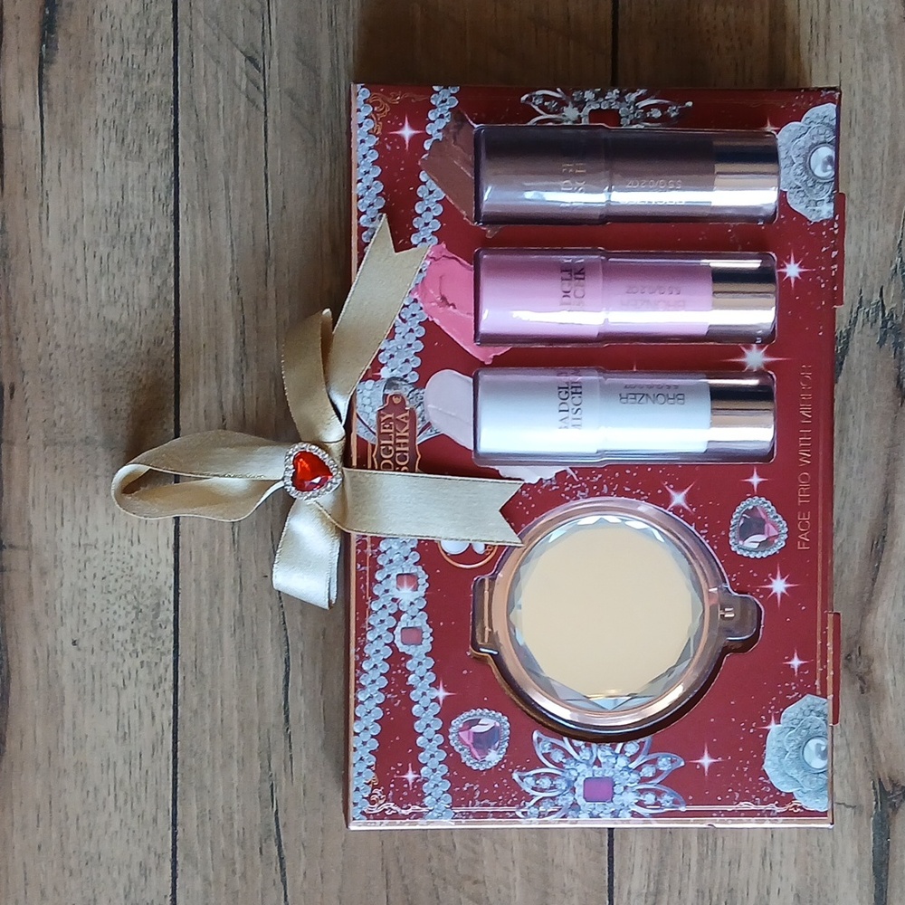 New Badgley Mischka Blush Makeup Trio Set With Compact Mirror Full Size - Picture 17 of 17